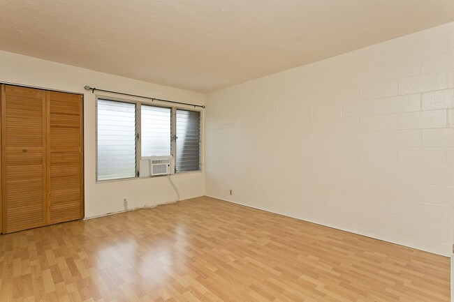 Building Photo - Pacific Village Annex - 2 bedroom, 1.5 bat...