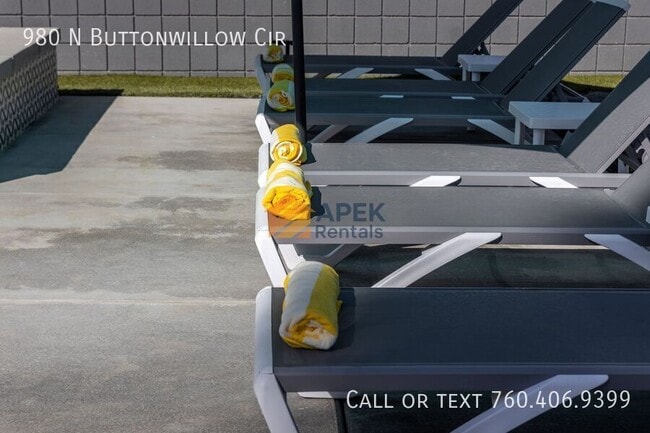 Building Photo - 980 N Buttonwillow Cir