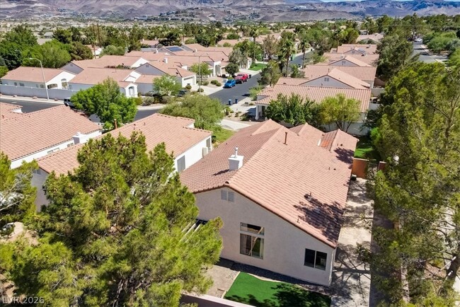 Building Photo - 1812 Stablegate Ave