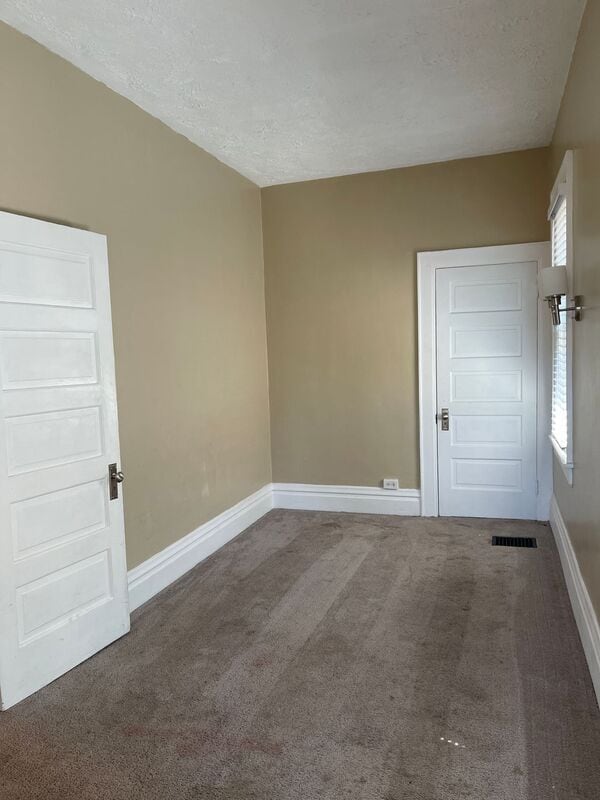 Building Photo - 931-933 E. Whittier Street