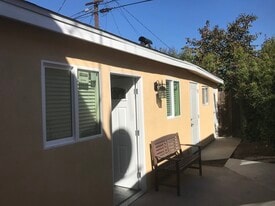Building Photo - 2544 S Bentley Ave