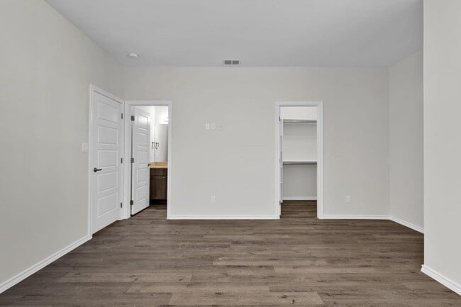 Building Photo - 651 FM511