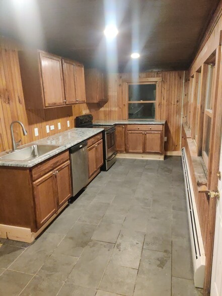 Building Photo - 37 Whitehall Rd