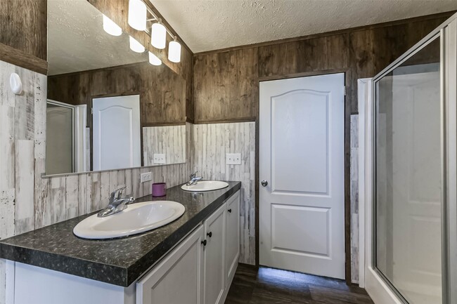 Building Photo - 1566 County Rd 610