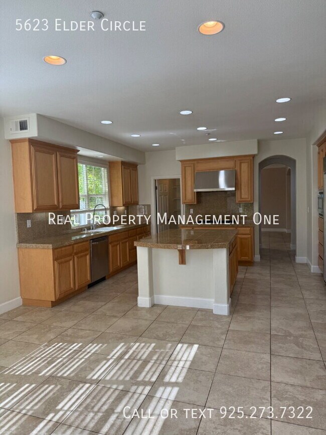 Building Photo - 5623 Elder Cir