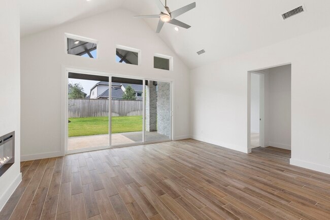 Building Photo - 8011 Fenway Hts Dr