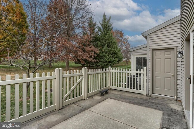 Building Photo - 1959 Deer Run Dr