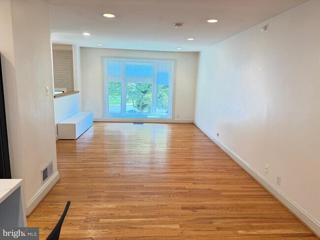 Building Photo - 5628 Alta Vista Rd