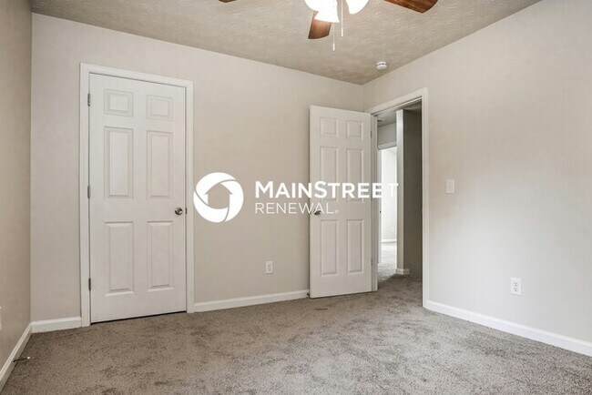 Building Photo - 4 Bedroom Pet-Friendly Home in LITHONIA, GA with Main Street Renewal