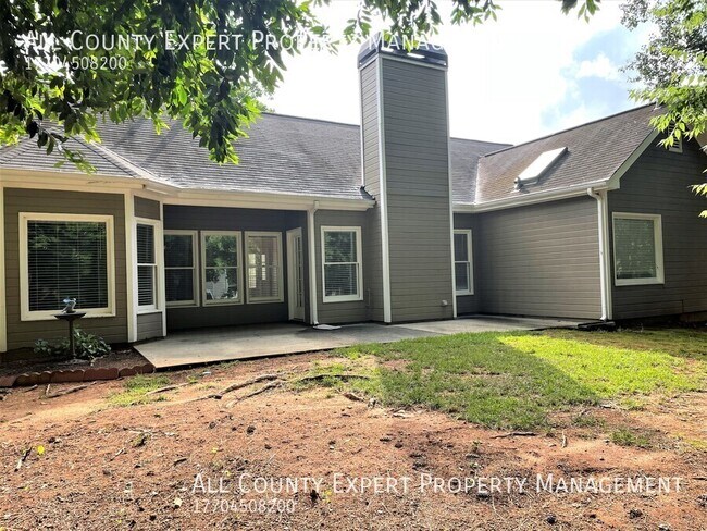 Building Photo - 110 Pinion Cir