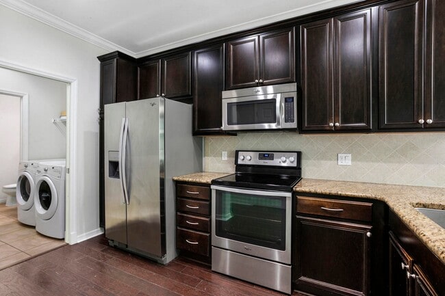 Building Photo - 1114 Sweet Hill Dr