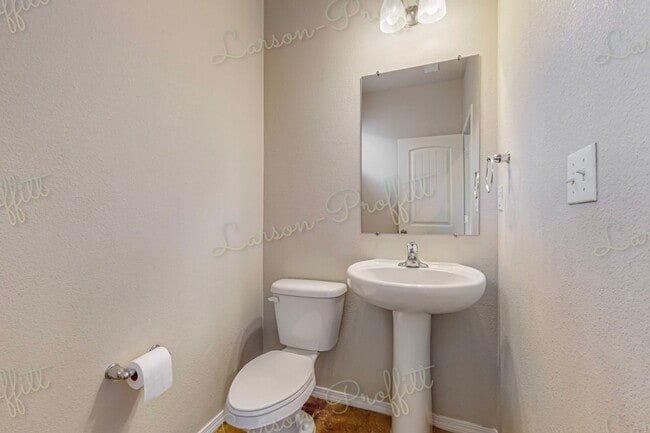 Building Photo - 1038 Desert Sunflower Dr NE