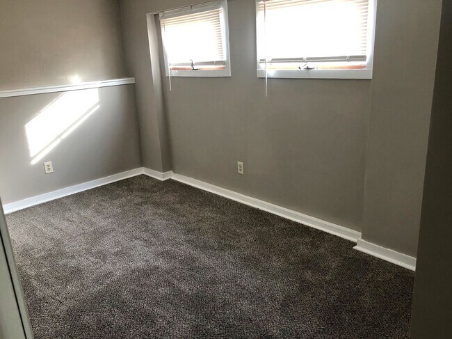 Building Photo - 1350 Sherman Ave