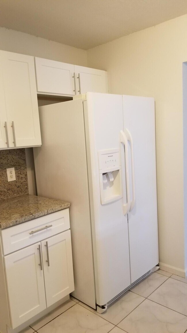 Building Photo - 14507 Larkspur Ln