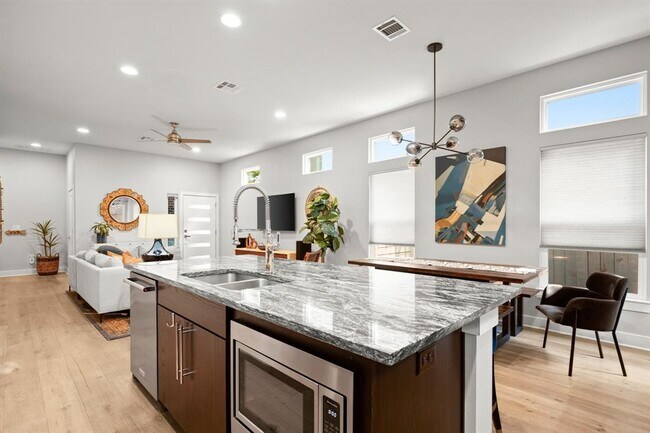 Building Photo - 3905 Clawson Rd