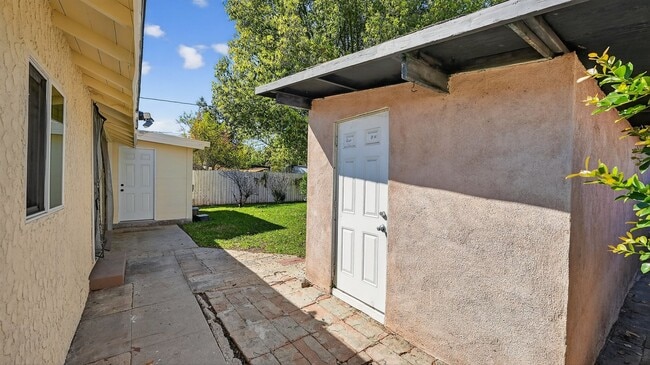 Building Photo - 3 Bedroom Home for Rent – Prime Norwalk Location