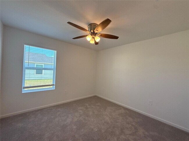 Building Photo - 3081 NE 38th Ln