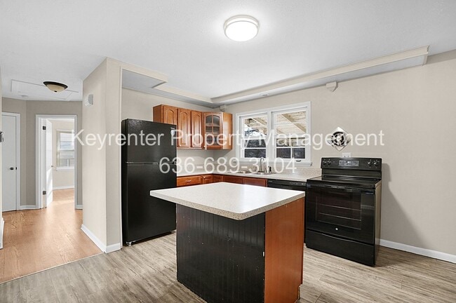 Building Photo - COMING SOON!! Charming 3-Bedroom Home in a Prime Saint Charles Location!