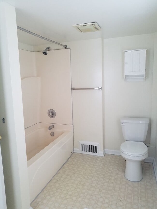 Building Photo - House for Rent in Quincy