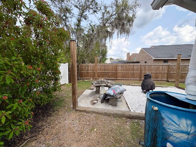 Building Photo - Charming 3-Bedroom Home in the Sought-Afte...
