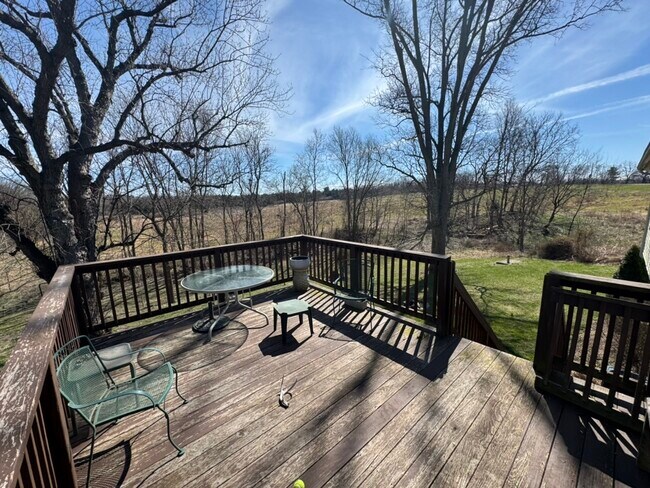 Building Photo - 695 Old Leetown Pike