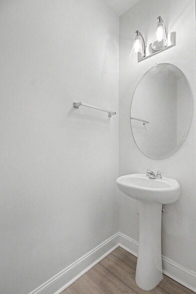 Building Photo - 965 Meloney Dr