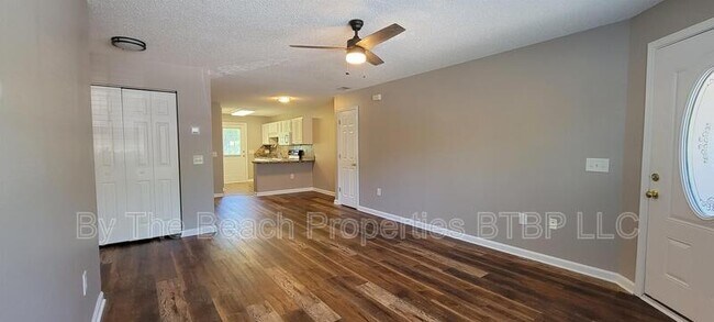 Building Photo - 2407 James St