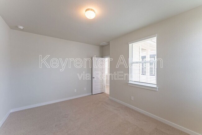 Building Photo - 354 Hortus Dr