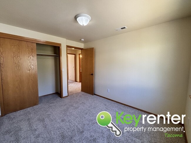 Building Photo - Spacious 3-Bedroom Home for Rent in Seclud...
