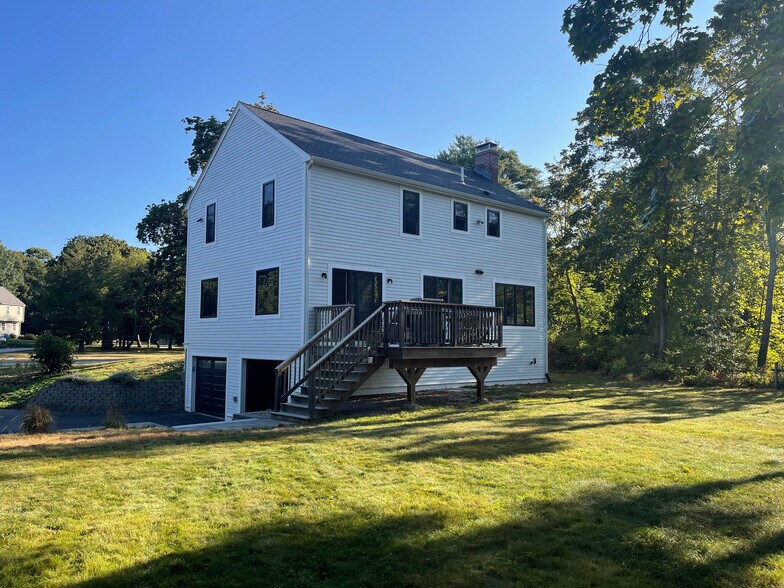 Building Photo - 5 Elis Ln