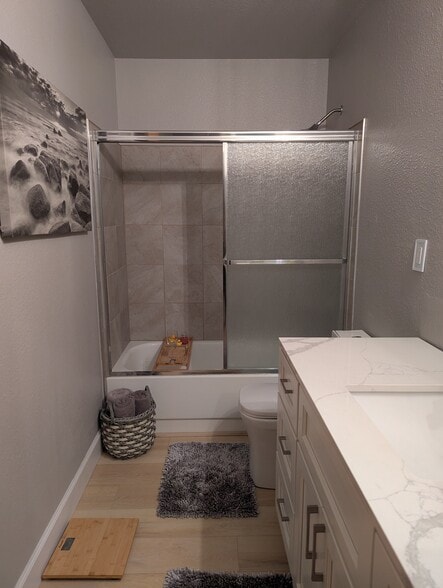 Building Photo - 2337 St Lawrence Ln