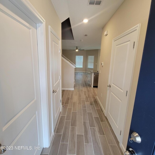 Building Photo - 51 Appleton Ct