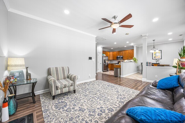 Building Photo - 1903 Dundalk Rd