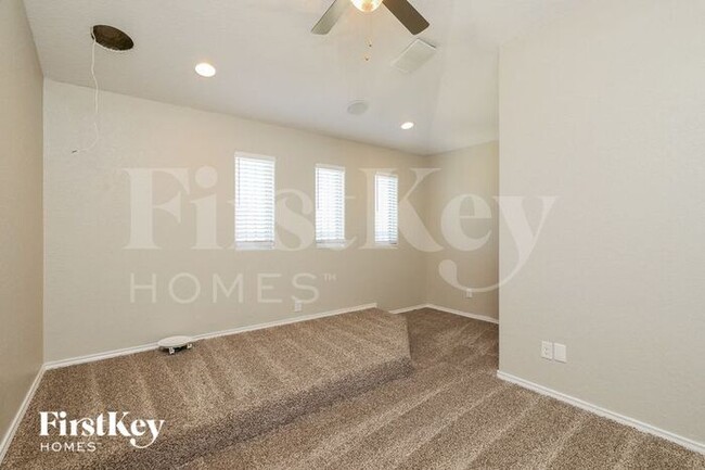 Building Photo - 10407 Queensland Way