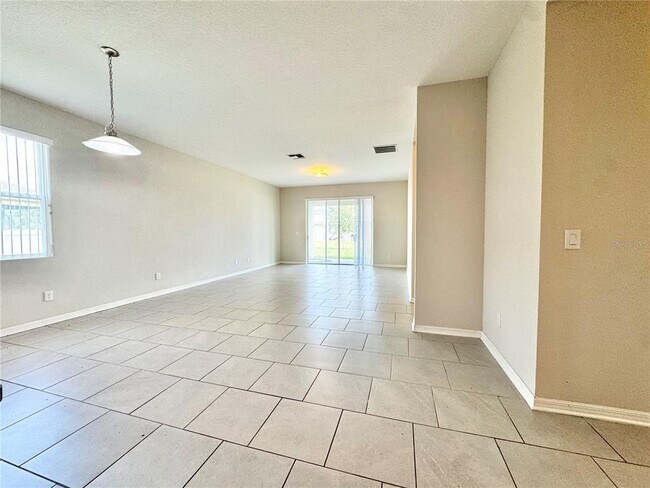Building Photo - 2757 Creekmore Ct