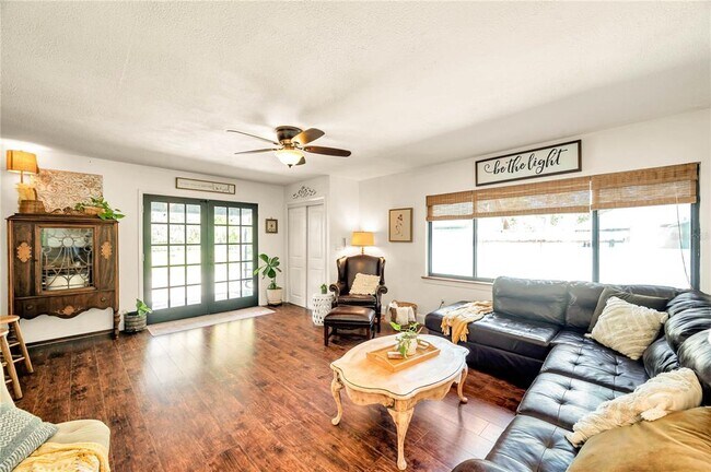 Building Photo - 16084 Stur St