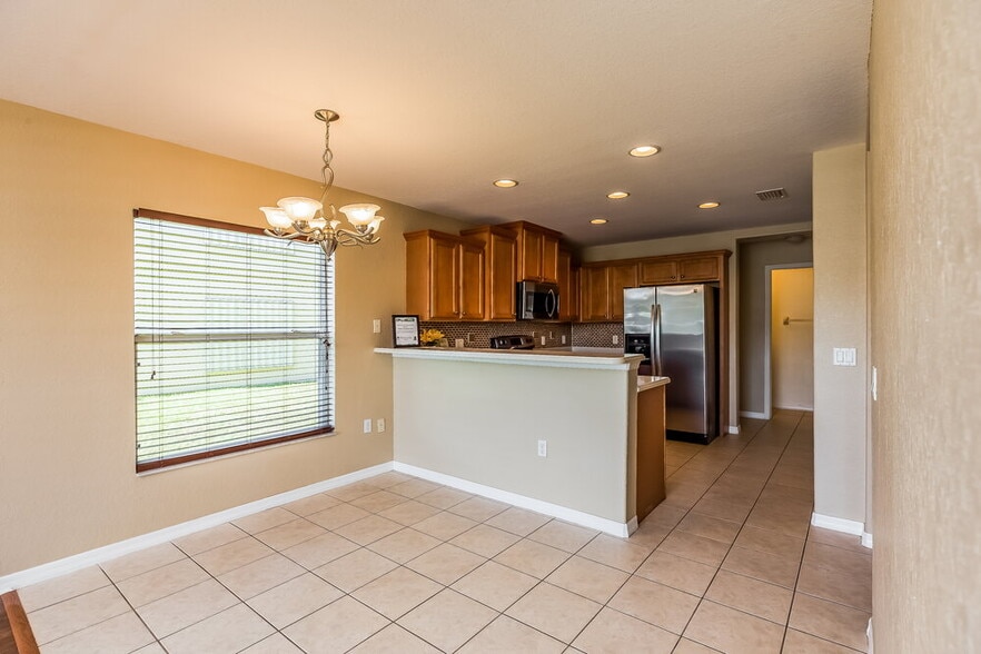 Building Photo - 7032 Chatum Light Run