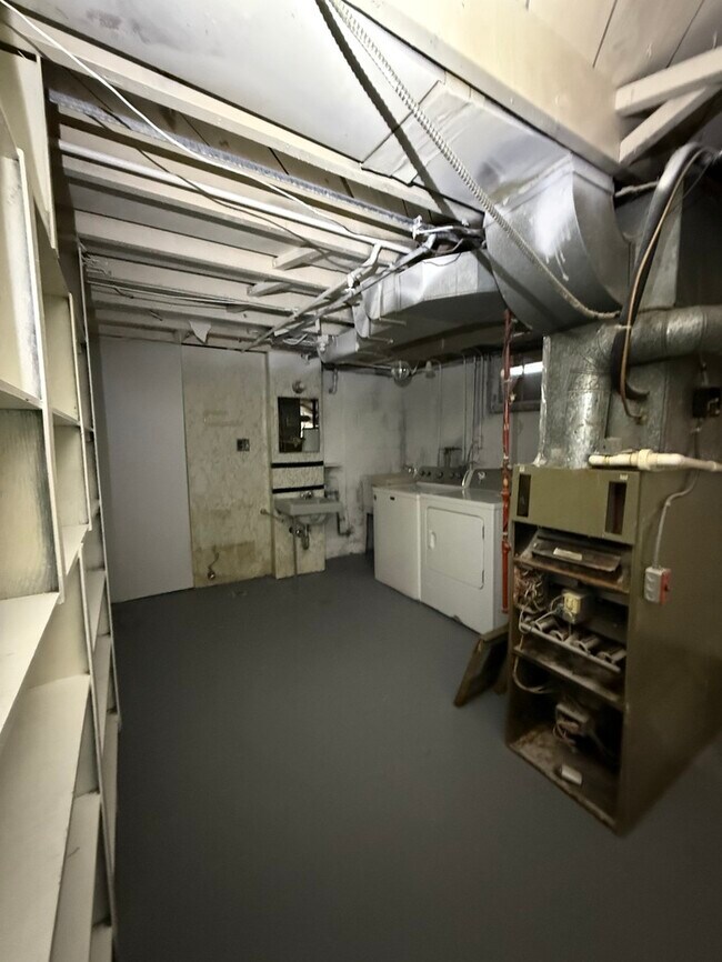 Building Photo - 520 Purce St