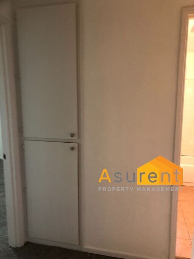 Building Photo - Ashland Duplex Cottage Available Soon!