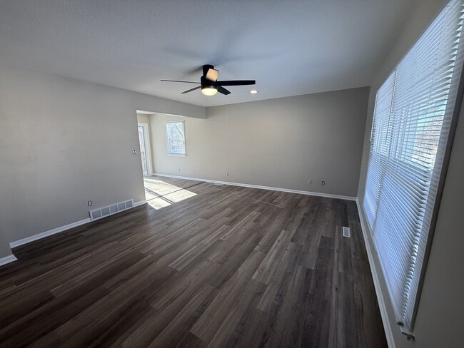 Building Photo - 1001 Caroline Terrace