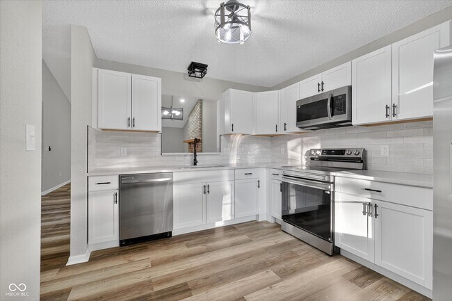 Building Photo - 12126 Blue Springs Ln