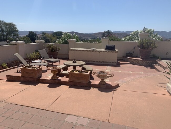 Building Photo - 1645 Encino Ct