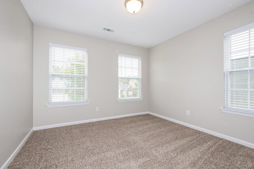 Building Photo - 13304 Eastfield Village Ln