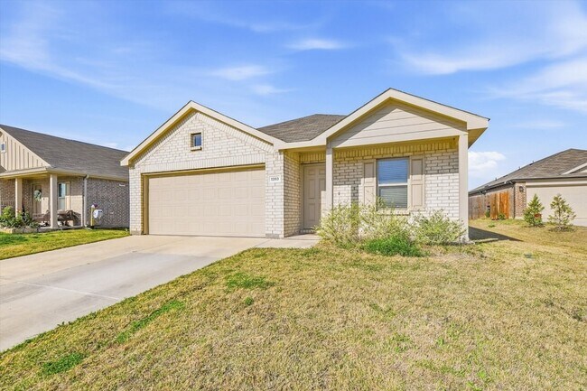 Building Photo - 1393 Beach Dr