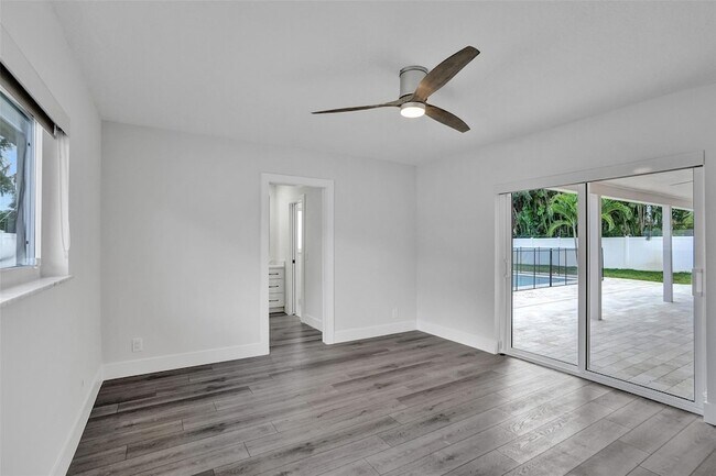 Building Photo - 5361 SW 7th St
