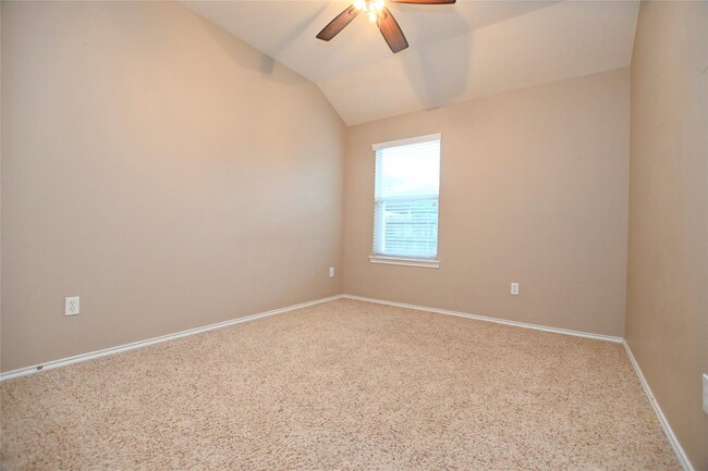 Building Photo - Promenade Lane, Pearland, TX 77584 - 4 BR 2 BA single-family home