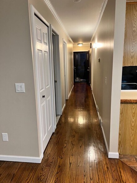 Building Photo - 38215 Circle Dr