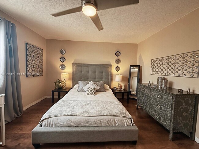 Building Photo - 605 Ives Dairy Rd