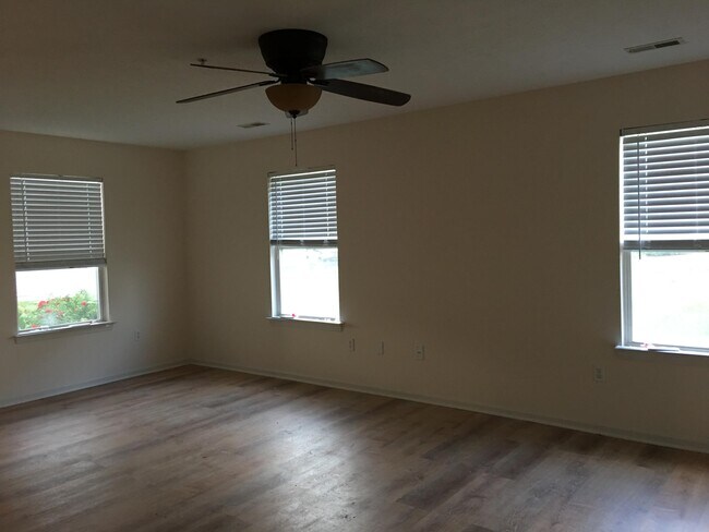 Building Photo - 1553 Long Meadow Trail