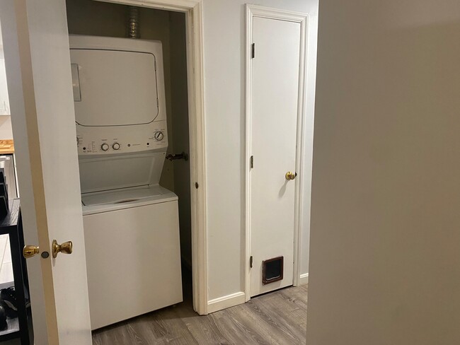 Building Photo - 1103 White Cedar Blvd